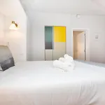 Live like a local @ Casa da Esquina - Wifi&A/C